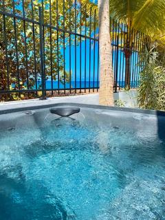 Kay Alice - Beachfront Villa - 4
