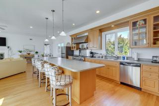 Hamptons Home Near Beaches with Pool and Water Views! - Southampton - 1