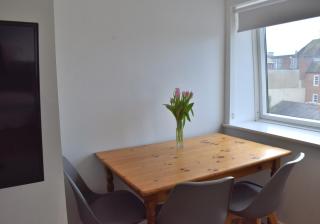 Cathedral View, City Centre, One Bedroom Apartment - Chichester Holiday Properties - Chichester - 4