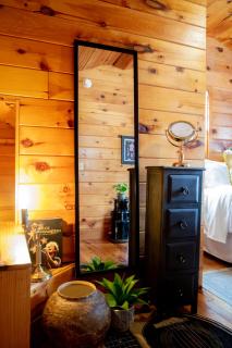 Rock N Roll Lake Haus - Hot Springs - 2