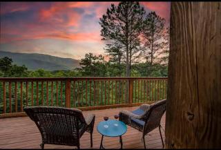 Views, Hot tub, Game Rm, arcade, 3 resort Pools, Pickleball Court, golf course - Gatlinburg - 0