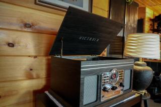 Rock N Roll Lake Haus - 5