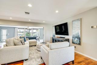 On-Site Canal Access Home with Patio in Cape Coral! - Cape Coral - 0