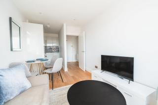 Modern 1 Bedroom Apartment in Central Eastleigh - 5