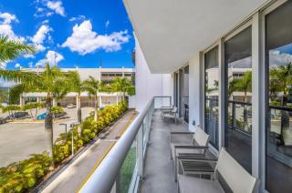 Beachwalk -1 Bedroom With Kitchen Pool And Gym - Hallandale Beach - 3