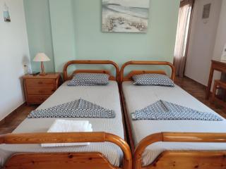 ANATOLI ROOMS SERIFOs - 1