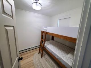 Updated Douglas Apartment, Close to Sandy Beach - Juneau - 3