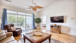 233 Wedgewood condo - 1
