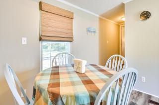 Supply Cottage with Deck Less Than 2 Mi to the Beach! - Supply - 2
