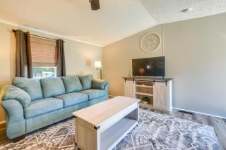 Supply Cottage with Deck Less Than 2 Mi to the Beach! - Supply - 3