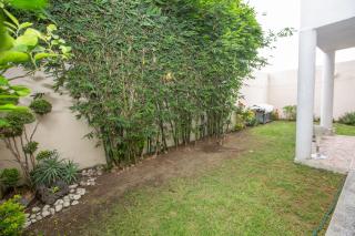 Habitación matrimonial con cama y sofá para cuatro personas - Tlaxcalancingo - 9