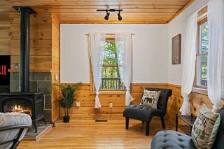 On Mountain Time, near casino and golf - Whittier - 4