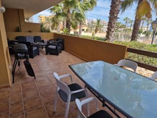 España - PUNTA PRIMA Torrevieja Orihuela Costa - large apartment for 6-people 85m2 and terrace 40m2 central air conditioning Wi-Fi living room kitchen 2 bedrooms 2 bathrooms 3 swimming pools parking security to the sea 200m only 40 min to the airport - Torrevieja - 3