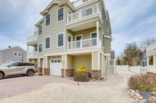 Long Beach Island Townhome with Rooftop Deck and Grill - 9
