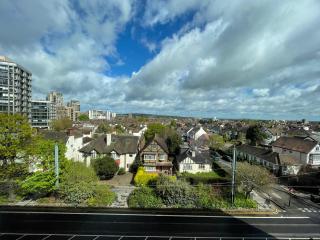 The Velvet Vista - Croydon - 2