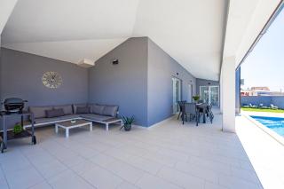 Serenity home Villa Tea with heated pyrolysis salt water - Loborika - 5