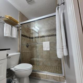 1 Bed 1 Bath at IMG near Beach - 3