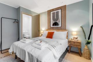 Stay in City area in the towers elite flat wt views of the Cathedral - 4