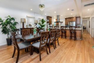 Central LA Bliss: 5 BR Home, BBQ, Perfect Location - 5