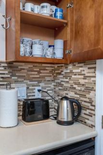 Central LA Bliss: 5 BR Home, BBQ, Perfect Location - 4