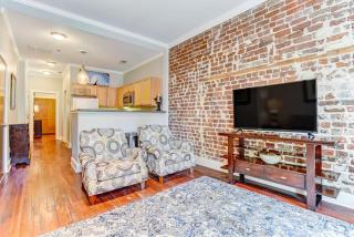 E Bay St Loft by City Market and River Street - Savannah - 8