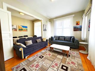 Hkn Home Large Four-Bedroom House in a Central Location2 - Istanbul - 0