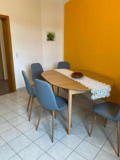 FeWo „Lucy“ 5 Personen, zentrale Lage, Parkplatz - Dessau - 1