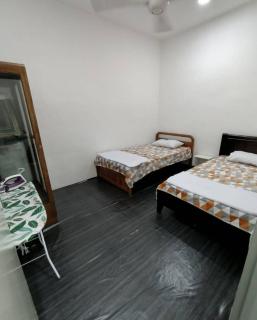 Homestay Sejambak Dahlia - 2