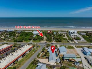 Duplex, Paradise Packs A Punch! Beachside Home, Heated Pool, Outdoor Lounge, Steps from Beach Access - St. Augustine - 3