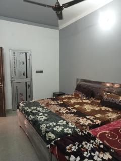 Rajnandani Palace - Spacious, Air-Conditioned Rooms Close to Ram Mandir - 0