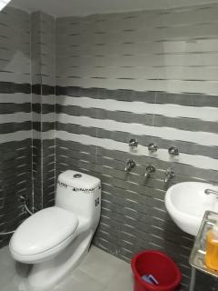 Rajnandani Palace - Spacious, Air-Conditioned Rooms Close to Ram Mandir - 3