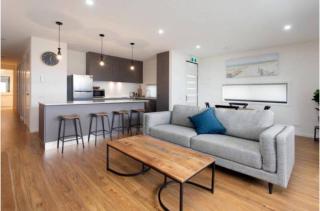 Captain's Cove All Accessible Luxury Apartment with Free Netflix - Paynesville - 3