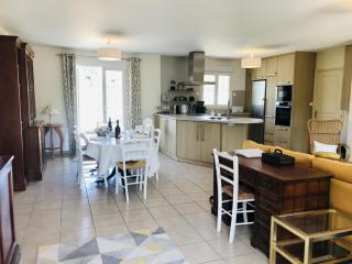 Gîte familial de plain-pied avec grande terrasse, jardin clos et équipements complets à Vallières-les-Grandes - FR-1-491-423 - Vallières-les-Grandes - 9