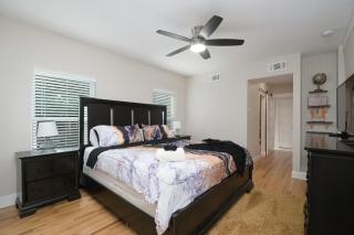 The Marbled Speakeasy - San Antonio Luxury Home by the Alamo - San Antonio - 1