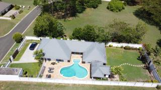 The Heart Villa, Exquisite Pool to Relax & Unwind - Golden Grove - 3