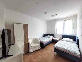 Pension Chen mit 2 Schlafzimmern, EBK, separat Balkon - Griesstätt - 9