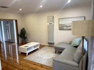 Spacious Wagga Escape - 0