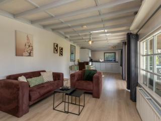 Romantic holiday home with garden - Biggekerke - 2