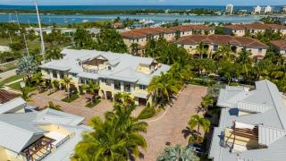 Beautiful Modern 3BR Townhouse Pool Hot Tub - 8