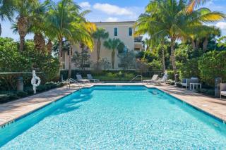 Beautiful Modern 3BR Townhouse Pool Hot Tub - 4