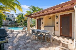 Beautiful Modern 3BR Townhouse Pool Hot Tub - 2