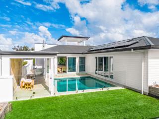 Aquarium House - with direct beach access & pool - Pottsville - 0