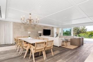 Aquarium House - with direct beach access & pool - 9