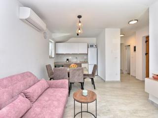 Modern villa with private hydromassage pool - 3