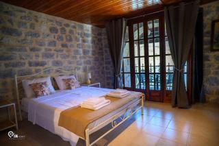 Faskomilo - Unique Beachfront Stone House At Alipa-Mani - 9