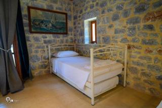 Faskomilo - Unique Beachfront Stone House in Alipa-Mani - Khalíkia - 6