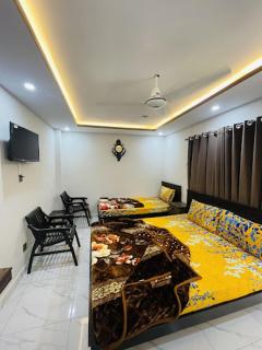 Moven Inn Hotel Islamabad - 1