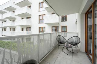 Modern Classic Studio Apartment in Kępa Mieszczańska by Noclegi Renters - 2