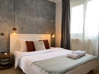 Old Town Overlooking - Vibrant 2BR Apartment - Bucharest - 0