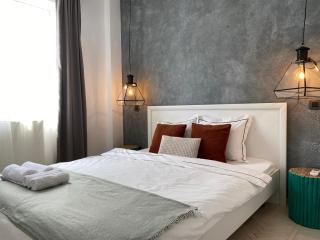Old Town Overlooking - Vibrant 2BR Apartment - Bucharest - 4